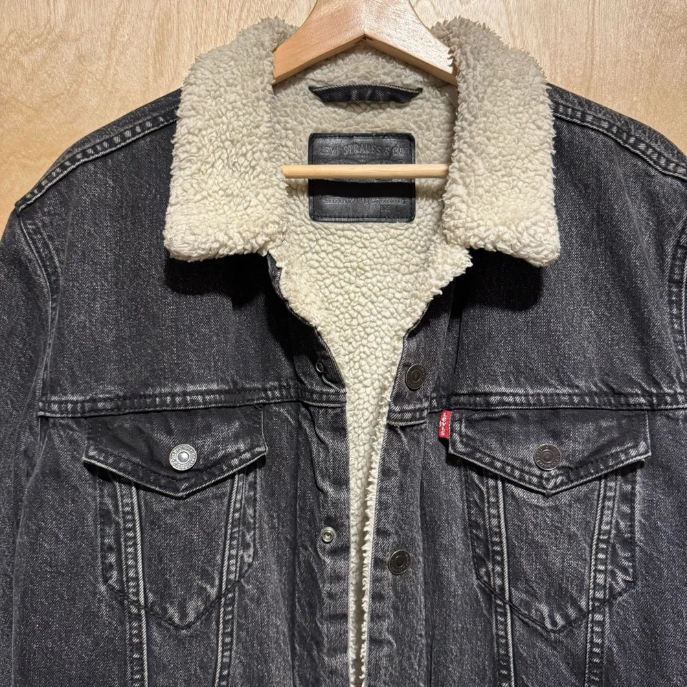 Levi’s The Sherpa Trucker Jacket - Picture 3 of 5